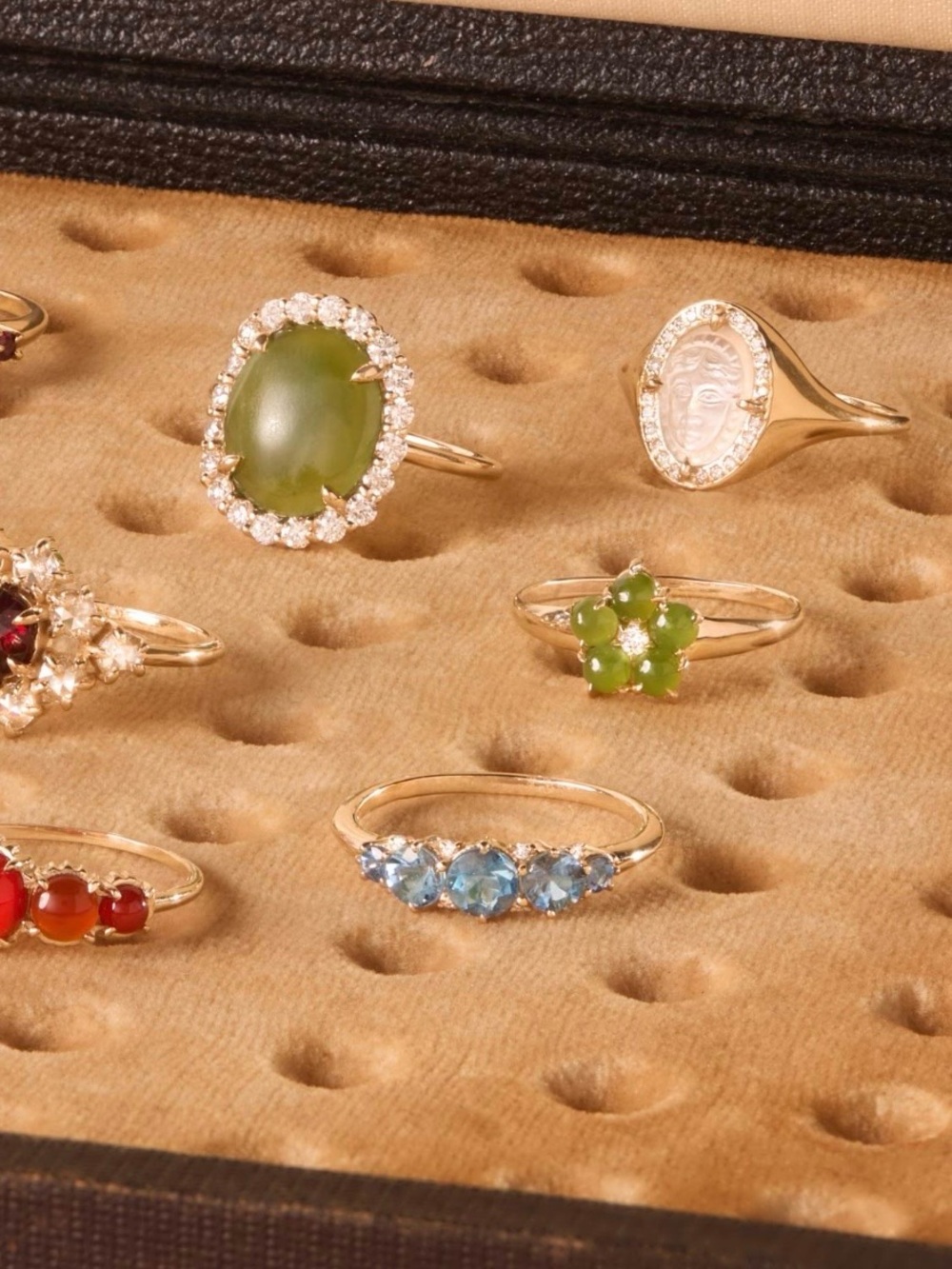 CATBIRD × VITO’S GEMS Lady C Jade Flower Ring
Solid 14k Gold - Picture 8 of 8